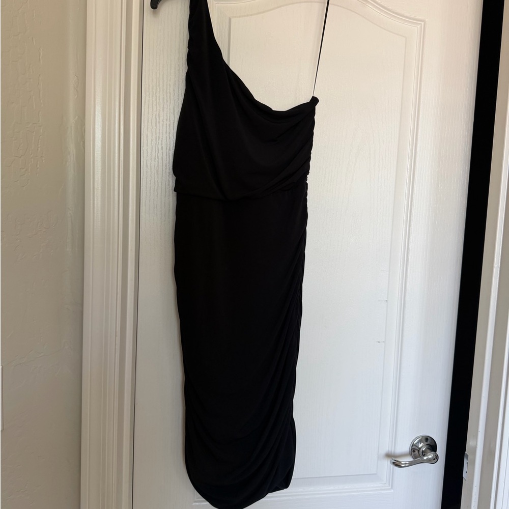 Express Black One-Shoulder Ruched Bodycon Dress - Picture 4 of 4